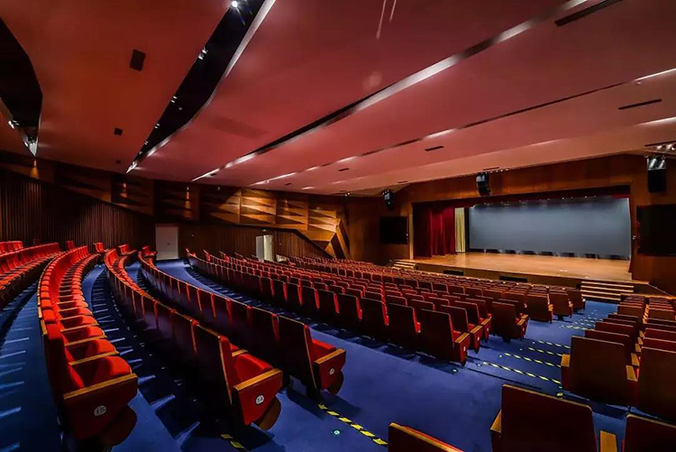 多功能厅同时雷特dmx智能电源具备rdm远程管理,让安装操作更简单.