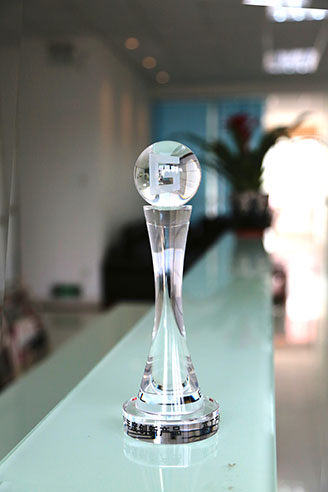 雷特可编程DMX恒流电源荣获年度创新产品奖